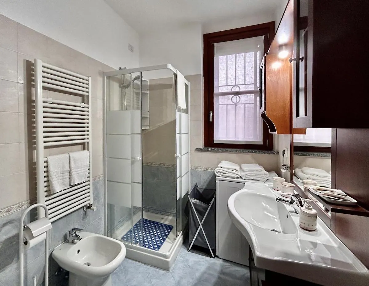 Apartment River House - Fiera Milano - By Host4U Pero Italy